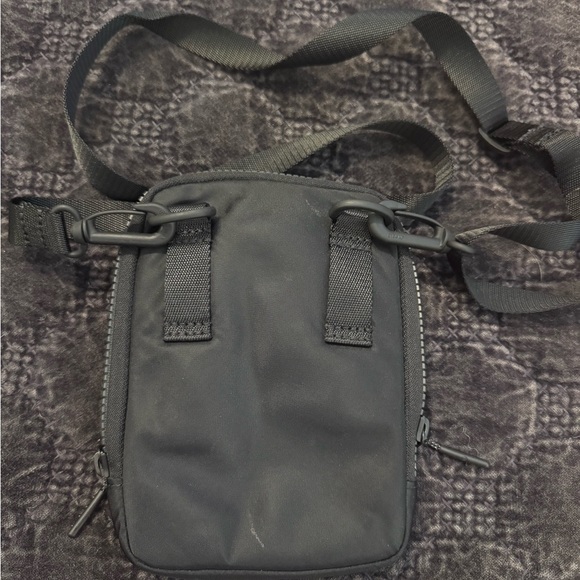 lululemon Black Crossbody/Belt Bag - Picture 4 of 4